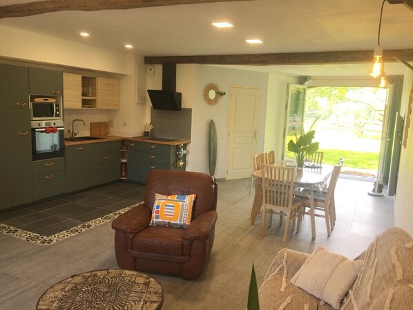 TV - Gite DU Chene - Ledeuix (LEDEUIX)