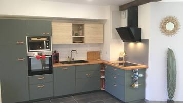 Fridge, microwave, dishwasher, highchair