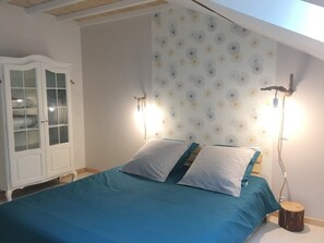 3 bedrooms, travel cot, Internet