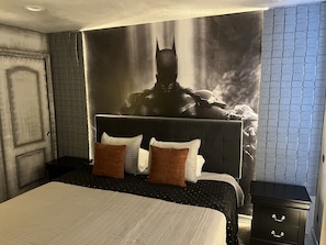 8 Schlafzimmer, Verdunkelungsvorhänge, Bügeleisen/Bügelbrett