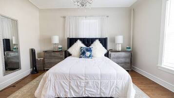 2 bedrooms, desk, iron/ironing board, travel cot