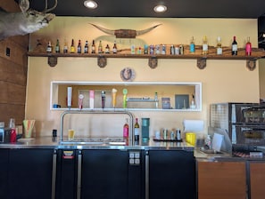 Restaurant - The Fireside Inn (Long Beach)
