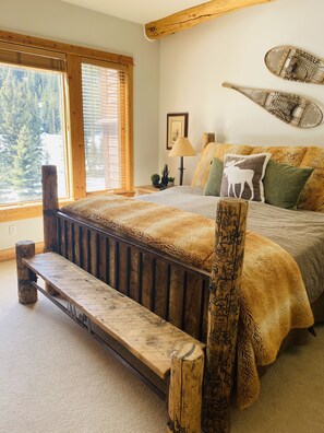 2 bedrooms, desk, iron/ironing board, free WiFi