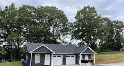 Brand new construction Villa with high end modern amenities!
