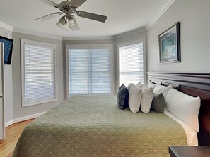3 bedrooms, iron/ironing board, WiFi, bed sheets - Desoto Beach Club 201| Ocean Views, Beach Access + Complex Pool (Tybee Island)