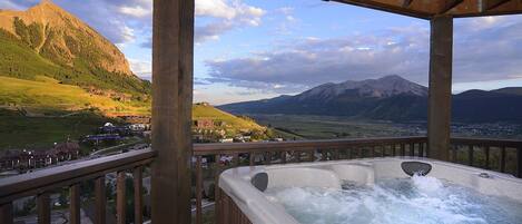 Tina de hidromasaje al aire libre