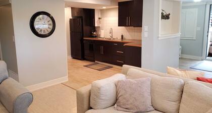 Cozy & Bright 3 Bedroom, 2 Bath Basement Suite