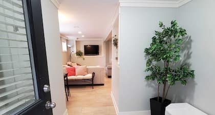 Cozy & Bright 3 Bedroom, 2 Bath Basement Suite