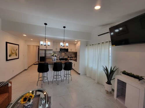 Stylish 2 bedroom condo fully renovated