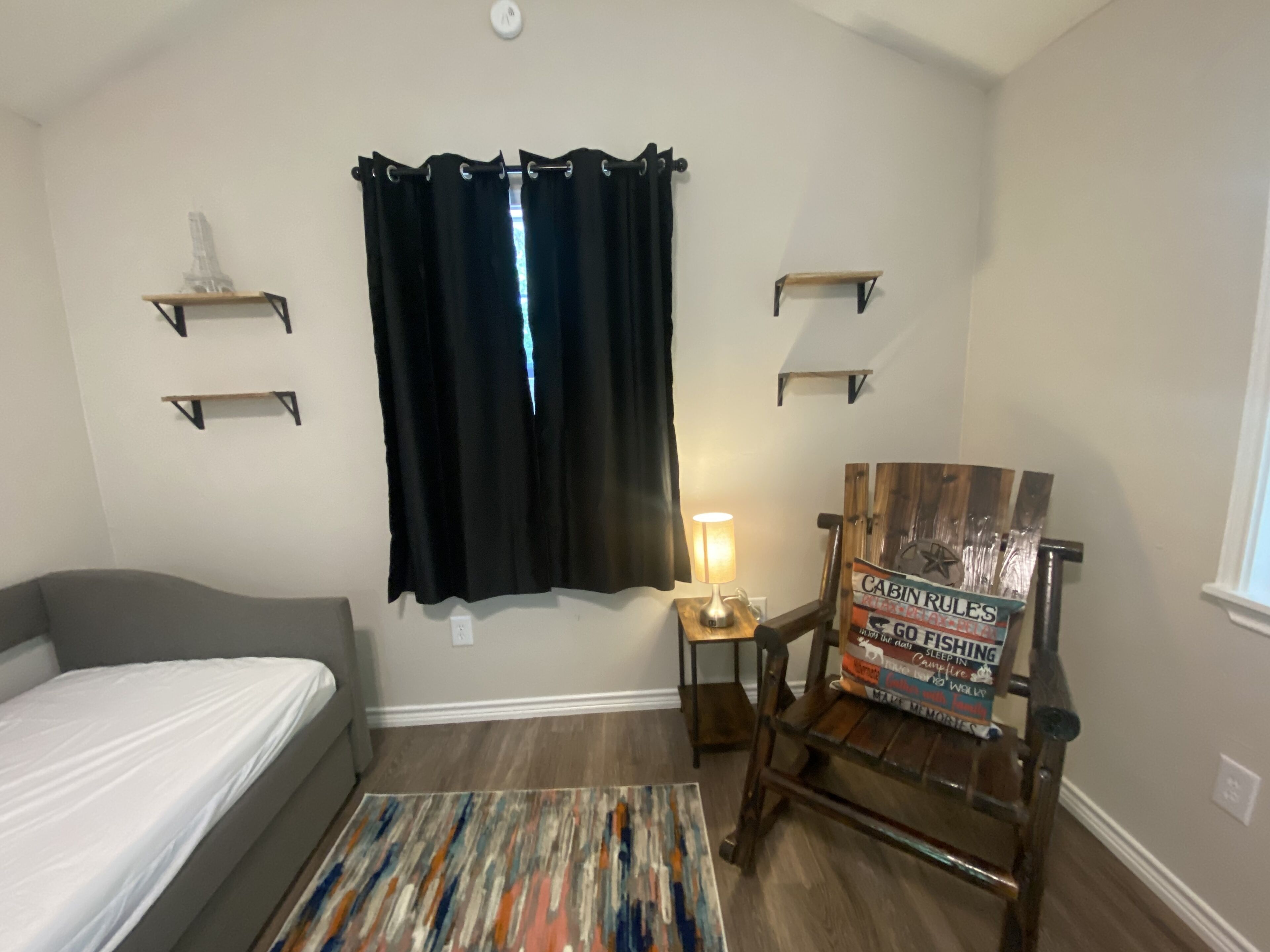 Wooded cabin w/ fishing and river access!