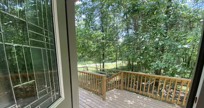 Wooded cabin w/ fishing and river access!