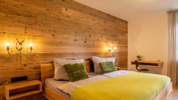 3 Schlafzimmer, Zimmersafe, Schreibtisch, schallisolierte Zimmer