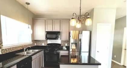 *Beautiful 3-bedroom 2 story home great location.