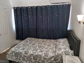 2 habitaciones, tabla de planchar con plancha y wifi gratis