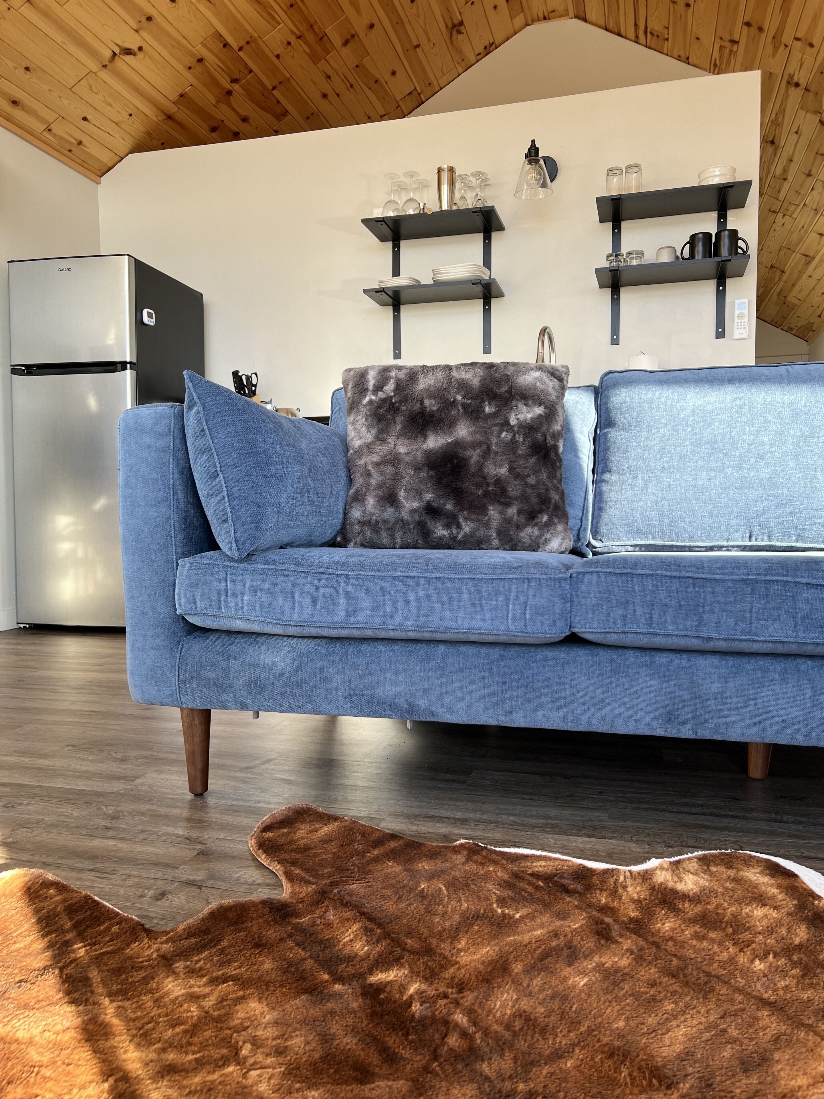 lturas 2: New Modern 2BR Cabin, Big Windows for Big Mountain Views