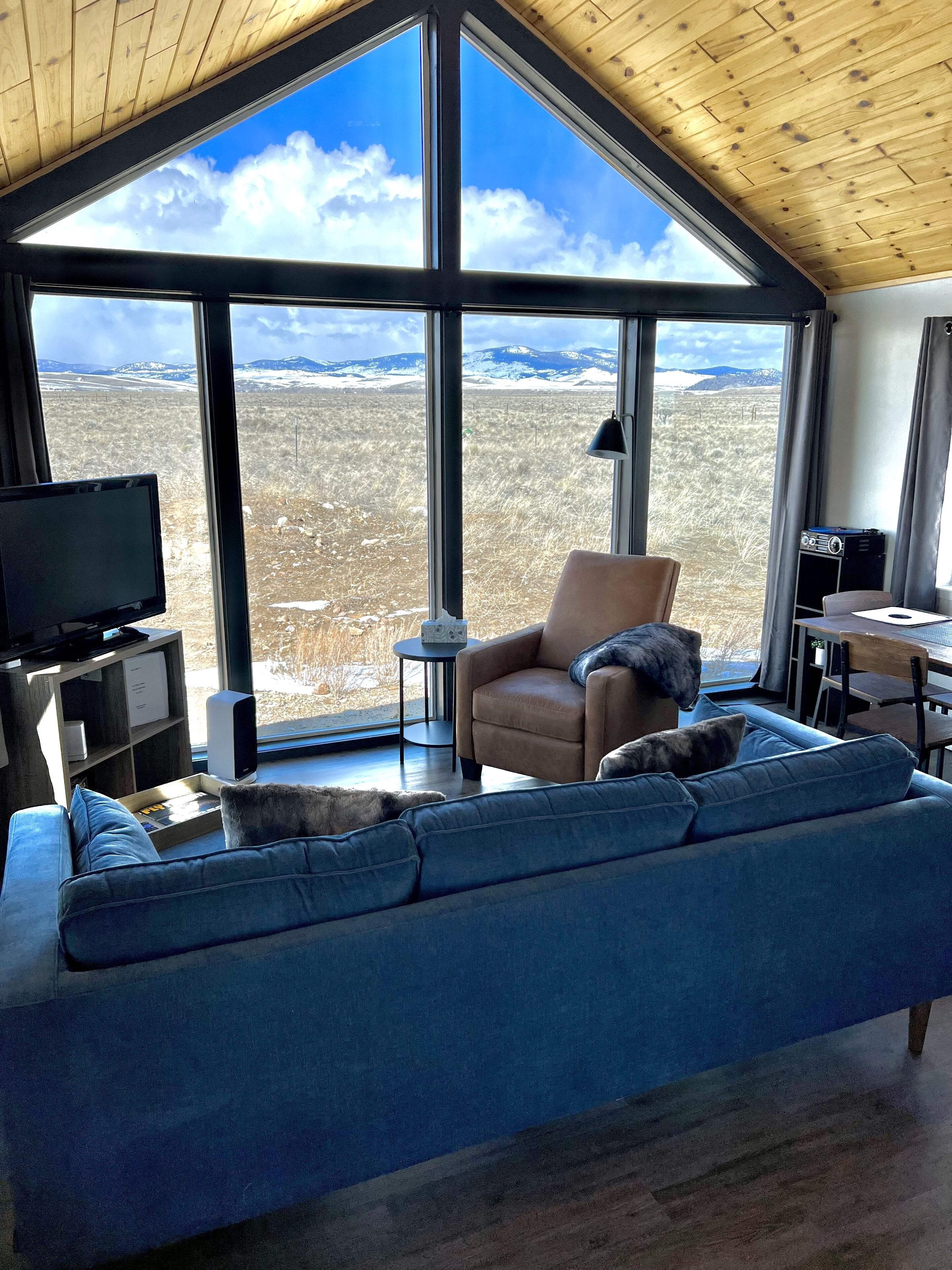 Smart TV, music library