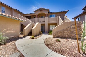 Exterior - Work or Play! Resort-Style Scottsdale Retreat (Scottsdale)