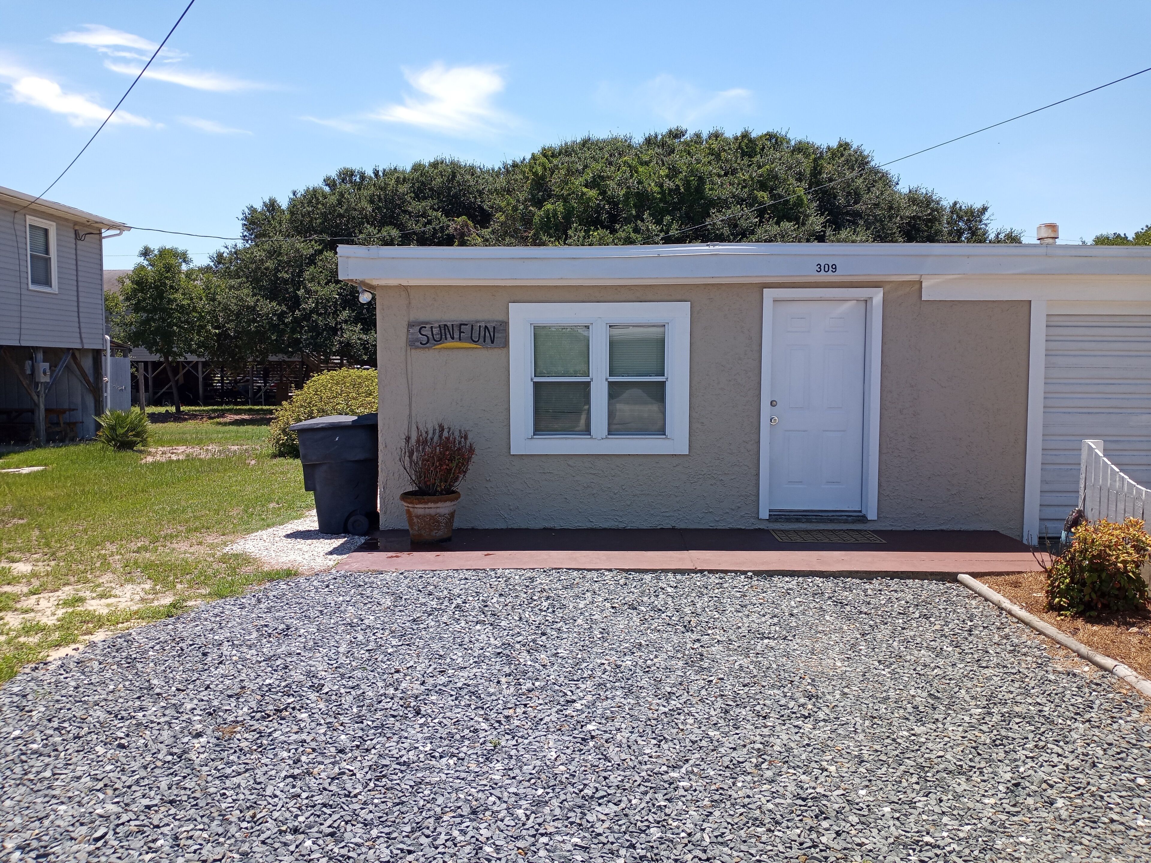 SunFun Cottage  Avalon Dr,