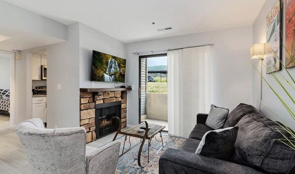 Smart-tv en een open haard