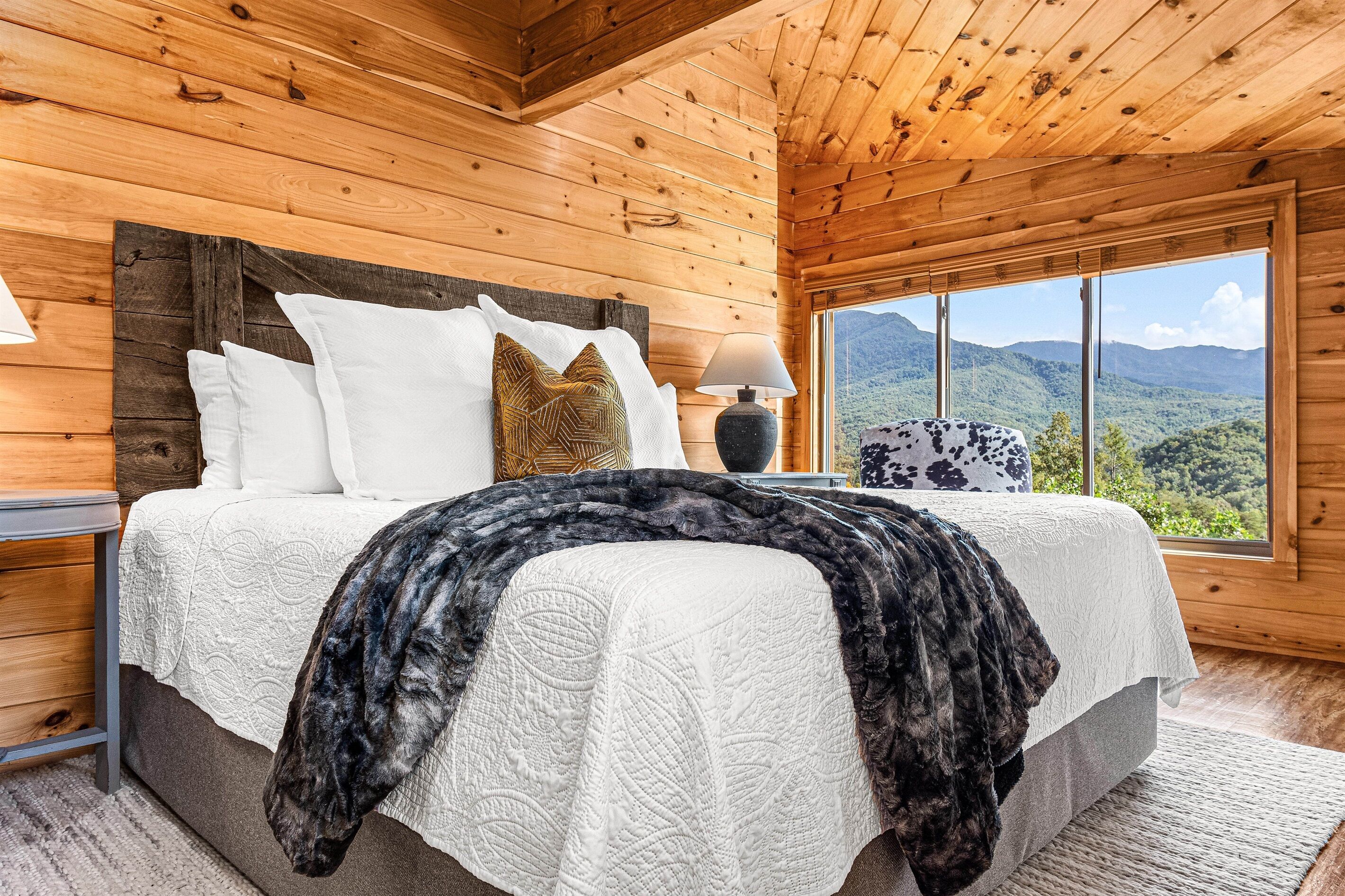 5 bedrooms, iron/ironing board, free WiFi, bed sheets