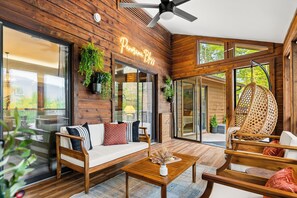 Terrace/patio - LUXE Cabin * Stunning Views * Heated Pool * Sauna * Hot Tub * Location (Gatlinburg)