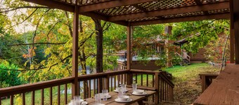 NEW Luxe Cabin * Stunning Views * Heated Pool * Sauna * Hot Tub * Location