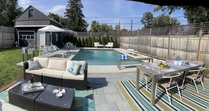 Mid- Century cottage, Outdoor Oasis