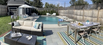 Mid- Century cottage, Outdoor Oasis