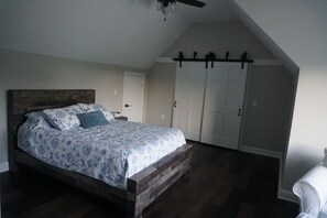 2 bedrooms, WiFi, bed sheets - New Barn Apartment on 55 acres/waterfront (Elizabeth City)