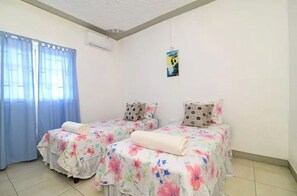 2 Schlafzimmer, Bügeleisen/Bügelbrett, kostenloses WLAN, Bettwäsche