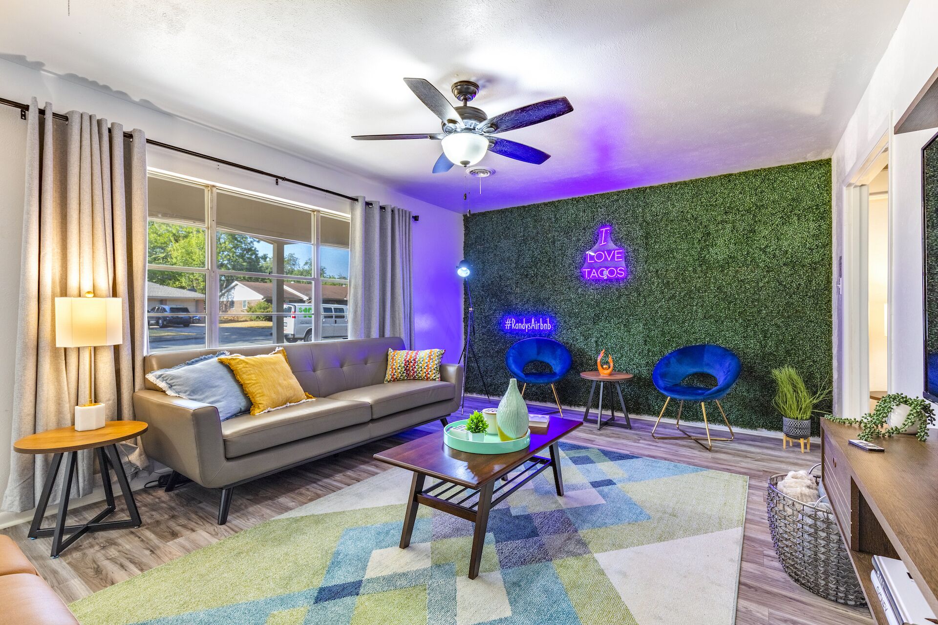 Beautiful Game & Movie Room | 5 mi AT&T Stadium | Six Flags | 5 Rooms Total!