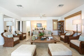 Interior - Blue Dove | Beach Front - Located in  Beautiful Cupecoy with Private Pool (Cupecoy)