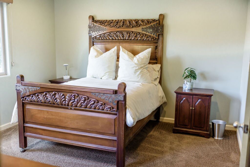 2 bedrooms, bed sheets