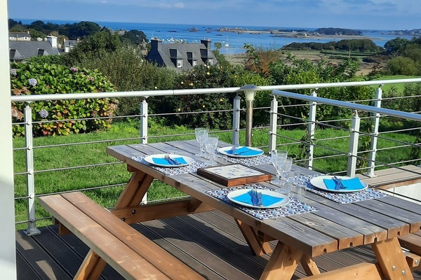 屋外ダイニングエリア