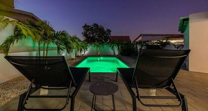 NEW Modern 3 Bedroom “10 minute walk to the Beach”