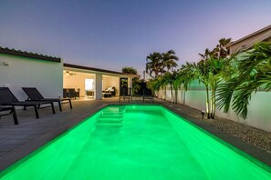 Pool - NEW Modern 3 Bedroom “10 minute walk to the Beach” (Oranjestad)