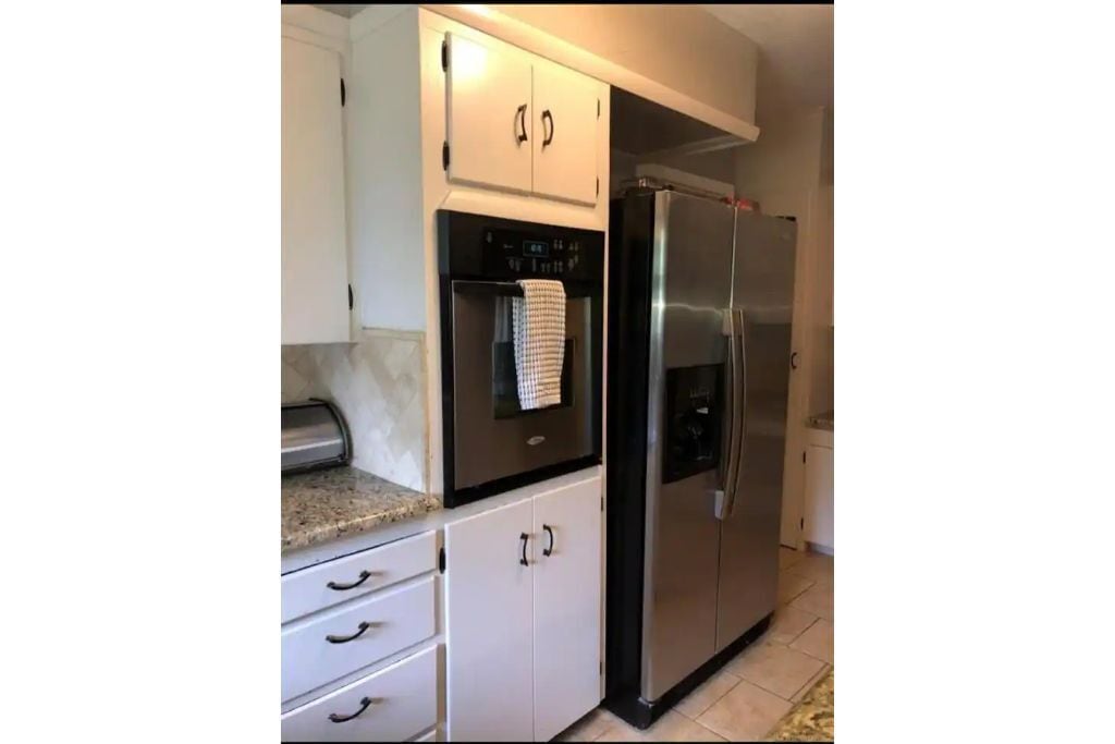 Cheerful 3 bedroom 2 bathroom home.