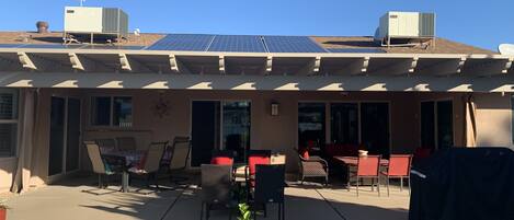 屋外ダイニングエリア