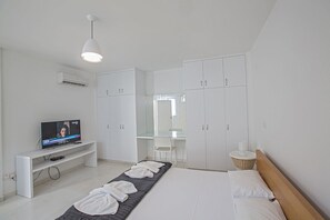 5 室のベッドルーム、アイロン / アイロン台、インターネット、ベッドシーツ
