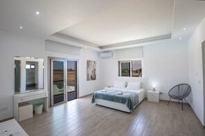 6 bedrooms, iron/ironing board, Internet, bed sheets