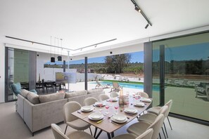 Outdoor dining - Rent Your Dream Protaras Holiday Villa and Look Forward to Relaxing Beside Your Private Pool (Protaras)