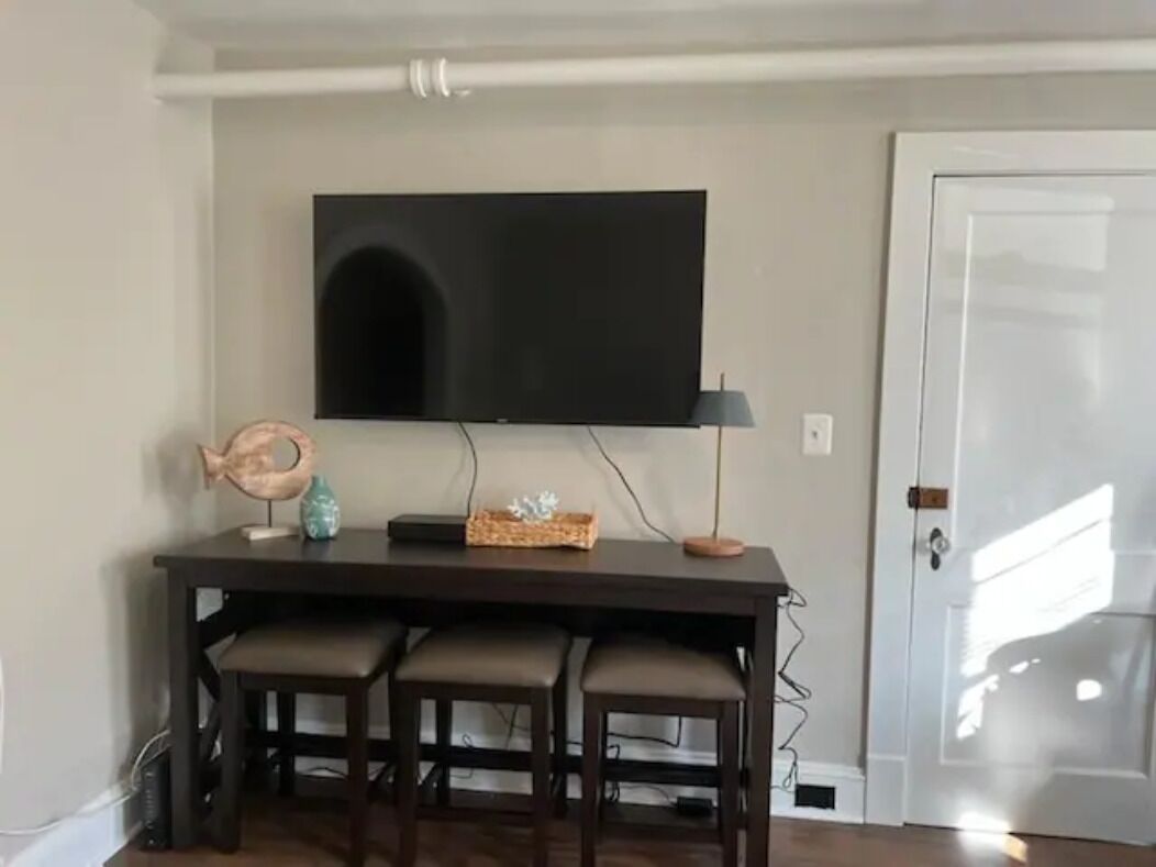 Annapolis steps to Harbor and Naval Academy