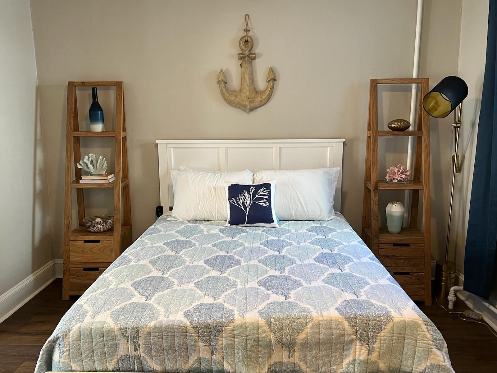 Annapolis steps to Harbor and Naval Academy