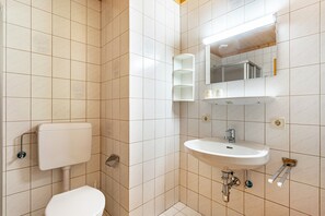 Douche, serviettes fournies