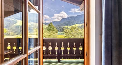Ferienwohnung 'Jägermeister' mit Bergblick, Gemeinschaftsgarten und Wi-Fi