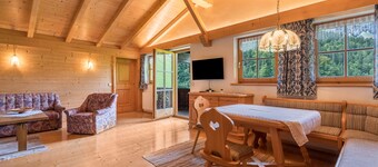 Apartment 'Spielberg' with Mountain View, Shared Garden and Wi-Fi