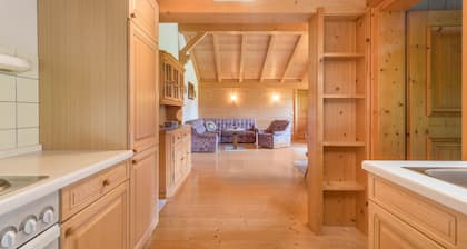 Ferienwohnung 'Spielberg' mit Bergblick, Gemeinschaftsgarten und Wi-Fi