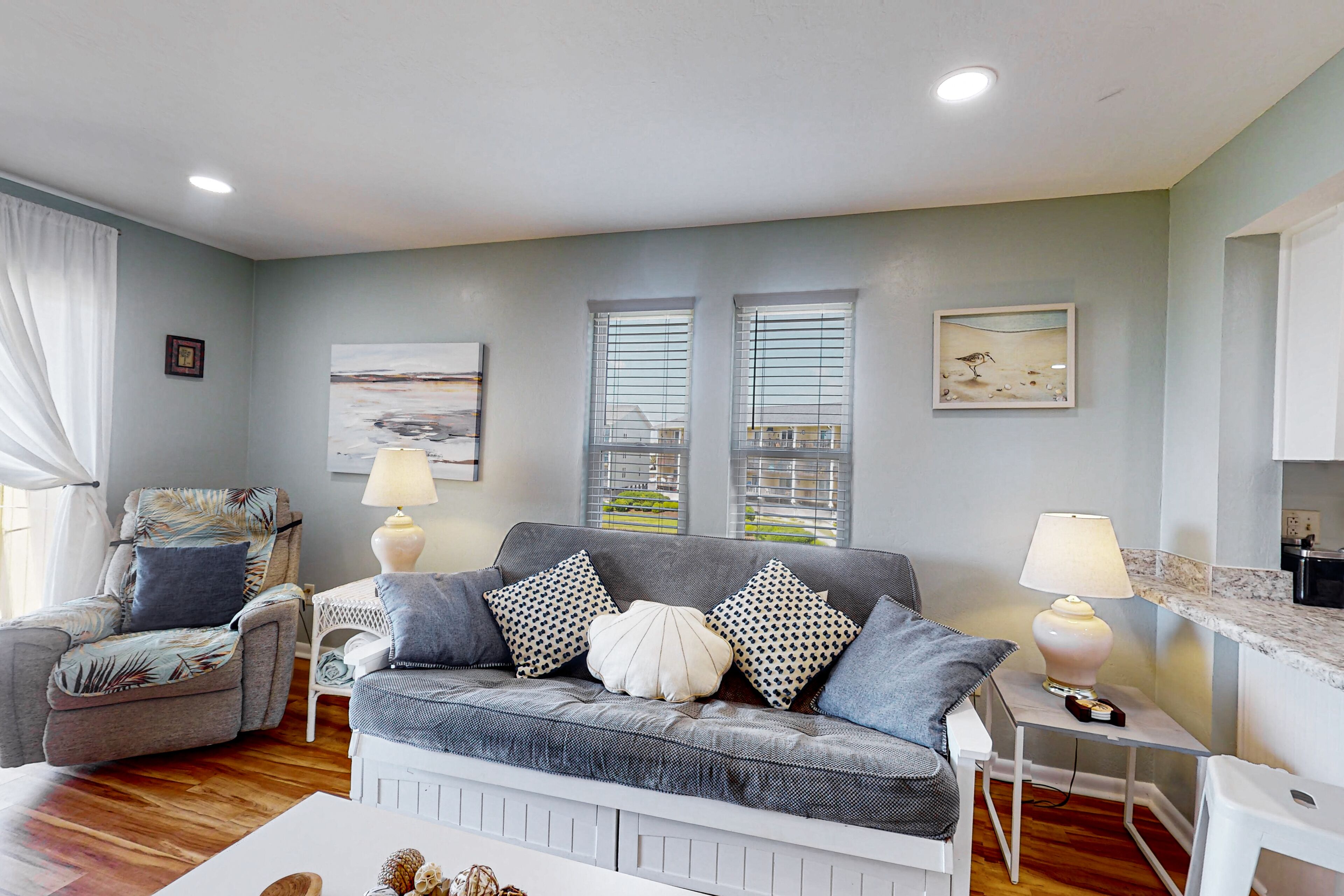 Dreamy beach condo with pool, easy beach access & furnished balcony with views