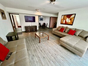 Exclusive-Apartment, 2 Schlafzimmer, Küche (8 pax) | Kostenloses WLAN, Bettwäsche