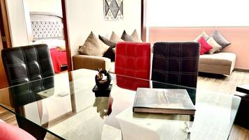 Departamento familiar, 2 habitaciones (8 pax with sofa bed) | Área de sala de estar